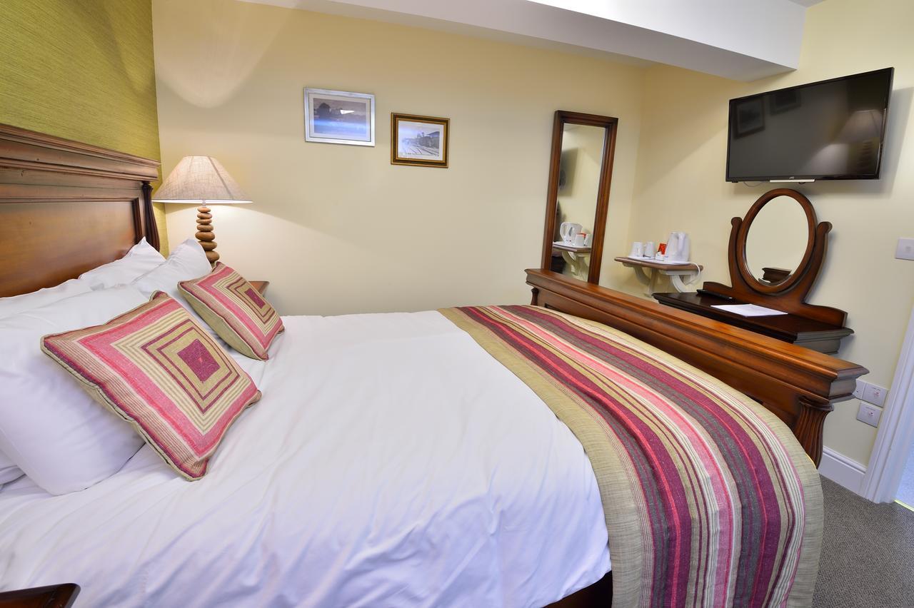 The George Hotel Crewkerne Zewnętrze zdjęcie