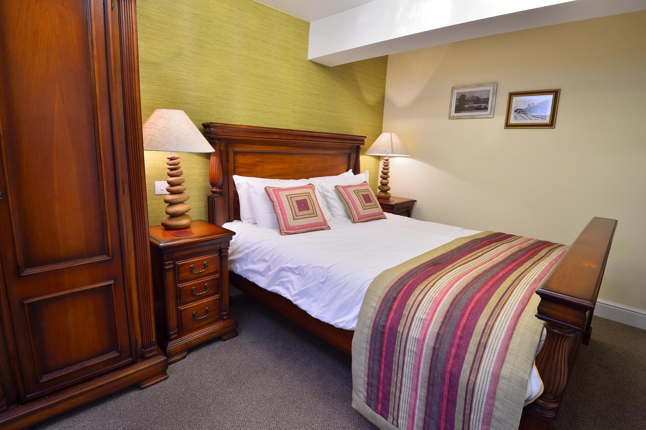 The George Hotel Crewkerne Zewnętrze zdjęcie