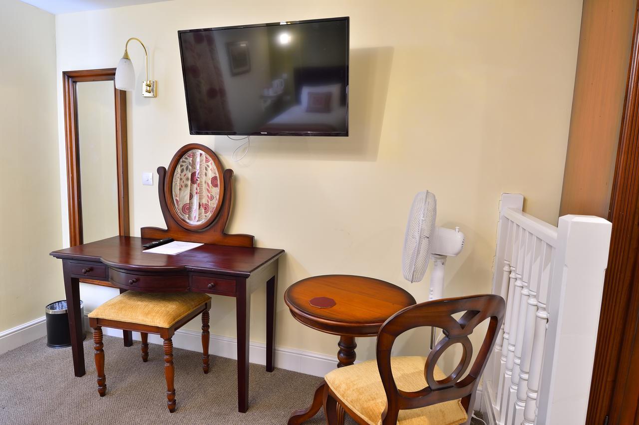 The George Hotel Crewkerne Zewnętrze zdjęcie